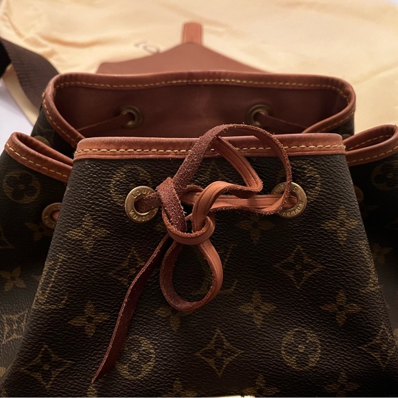 VINTAGE Authentic Louis Vuitton Montisouris GM Backpack with Dust bag - Picture 4 of 16